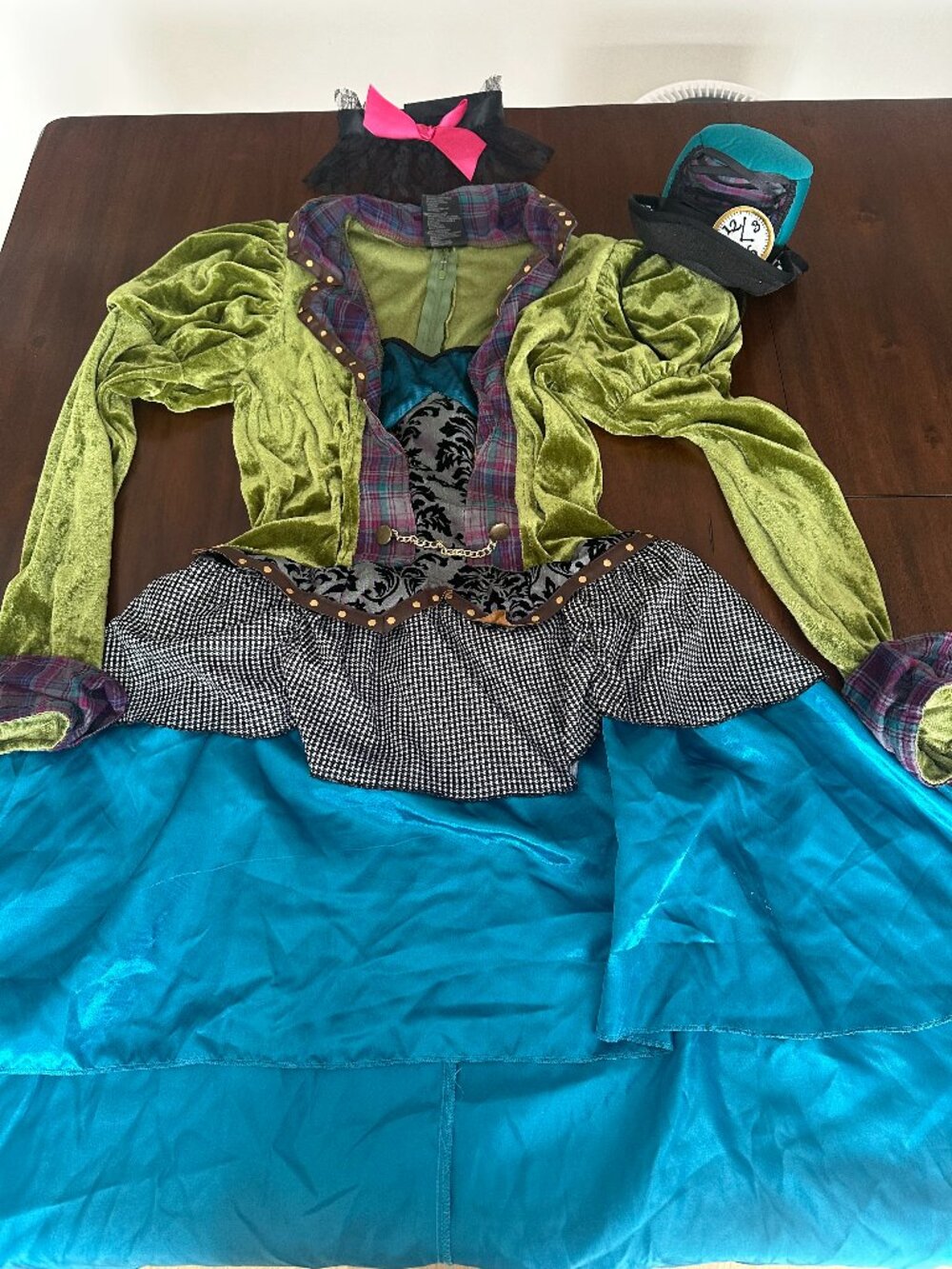 Leg Avenue Delightful Mad Hatter Alice in Wonderland Costume L/G